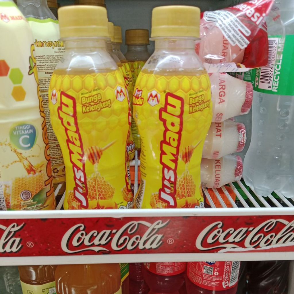 

Jus madu 200 ml. jus madu produksi pt madu nuaantara. minuman sehat menyegarkan