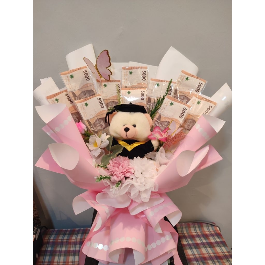 Buket Wisuda | Buket Uang Wisuda | Buket Uang dan boneka Wisuda