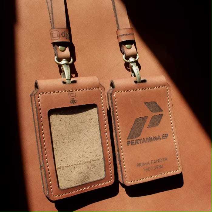 

O-KING ID card Name Tag Kulit Asli Free Costum Logo/Nama Perusahaan