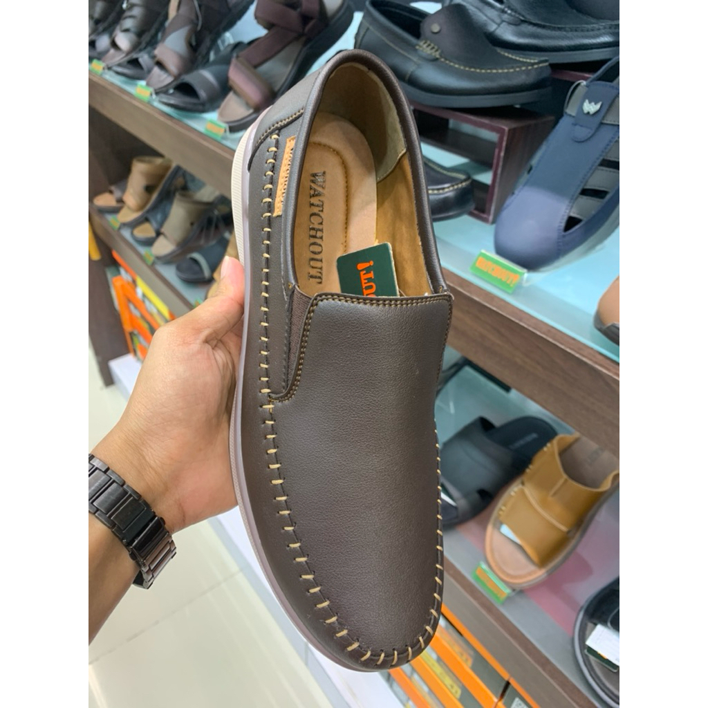 sepatu semi formal dari brand WATCHOUT