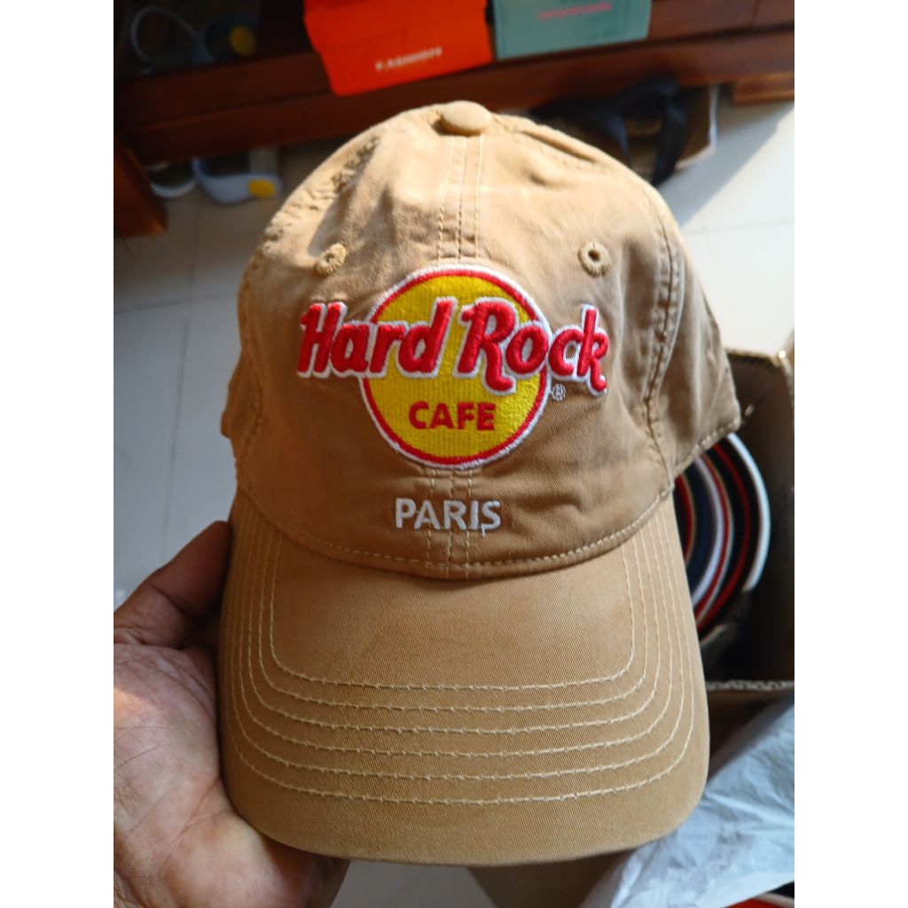 hardrock cafe paris topi coklat susu