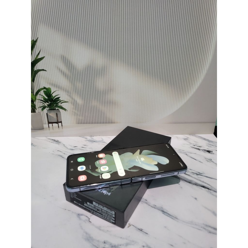 Samsung Galaxy Z Flip4 5G Bekas Mulus 8/512 | Normal | Harga Hemat