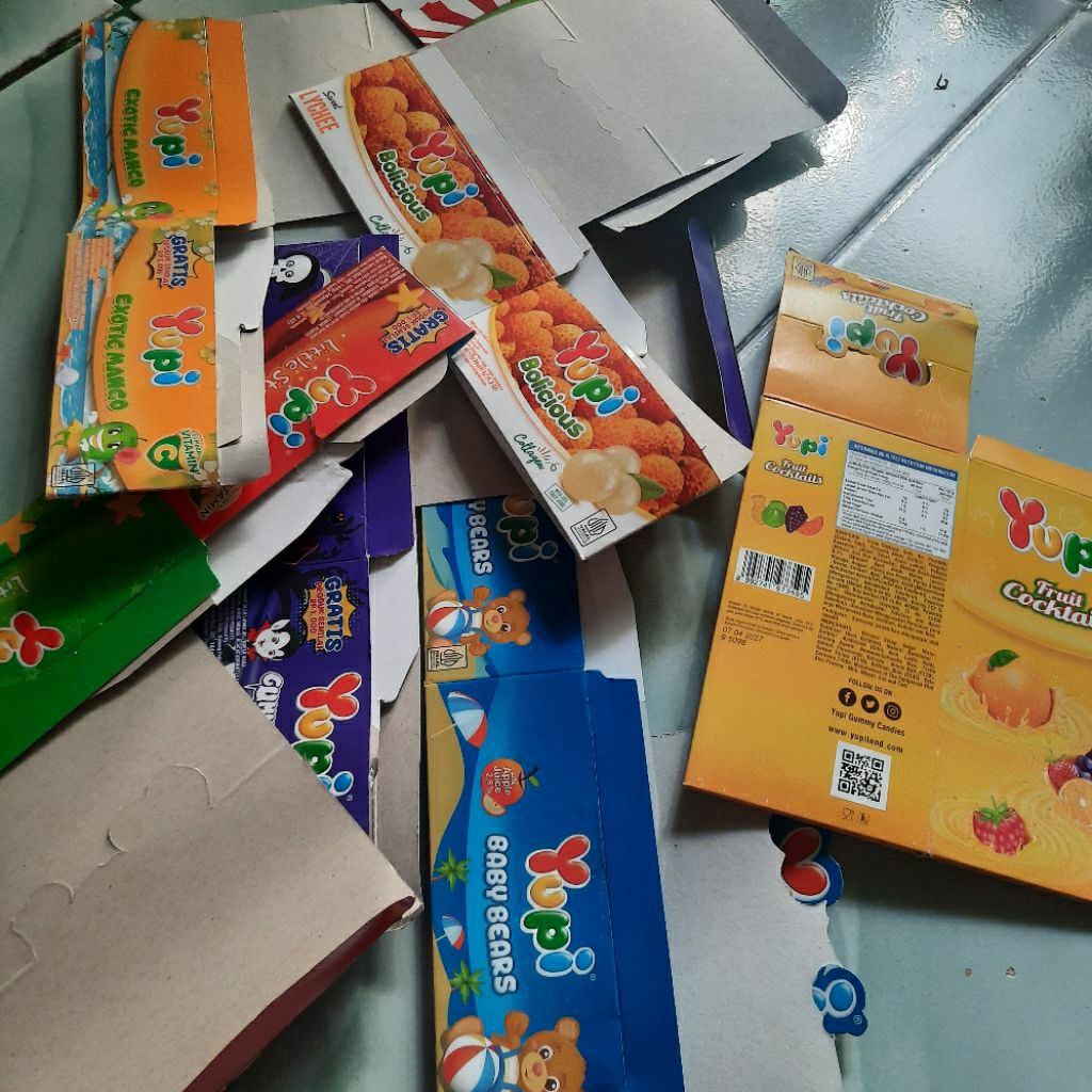 

Kardus bekas aneka yupi