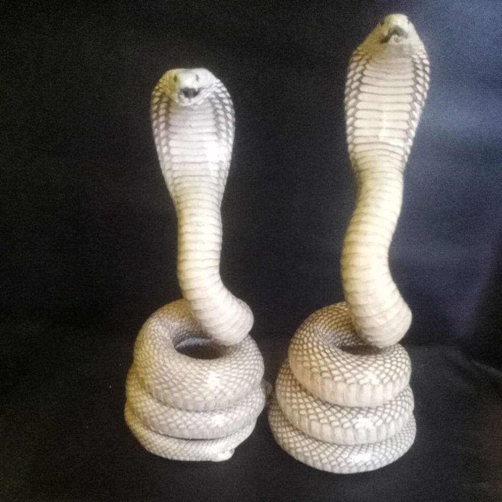 opsetan/patung ular cobra asli