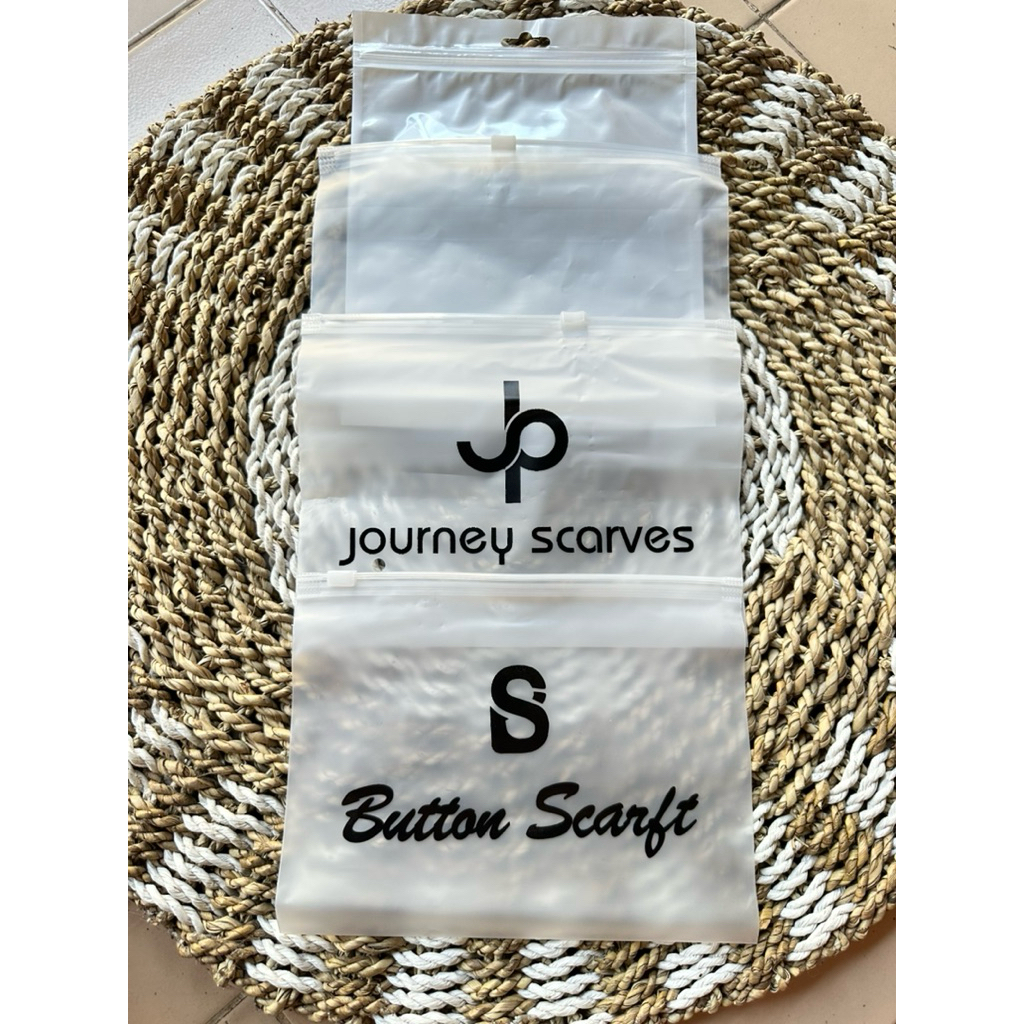 

Pouch Jp Buttonscraves / BOX Hijab / Paper Bag Hijab / Pouch Hijab / Kardus Hijab