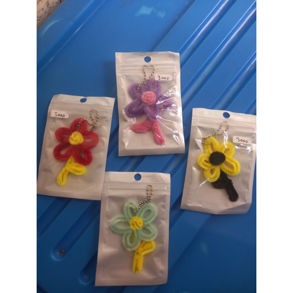 grosir ganci bunga daisy keychan/grosir ganci bunga kawat bulu mercy isi 20 pic