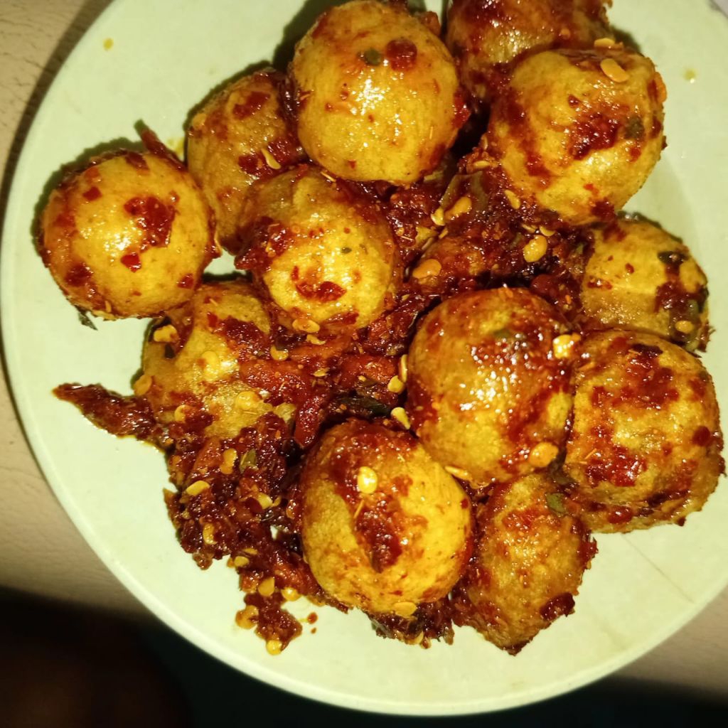

Cimol Bojot isi ayam suir Enak Mantap Siap Santap Tinggal Makan