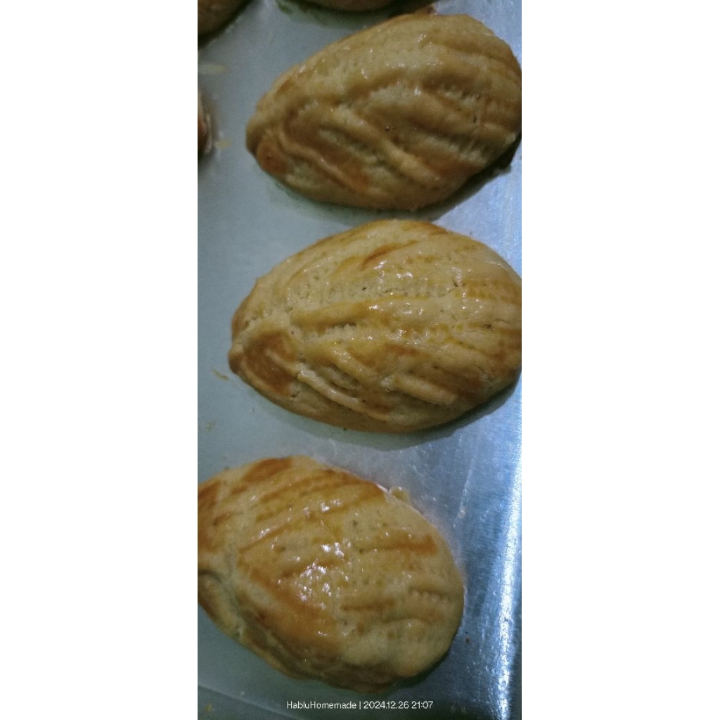 

Kue kering Cookies Nastar Daun