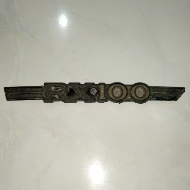 Emblem tangki motor Yamaha RX100