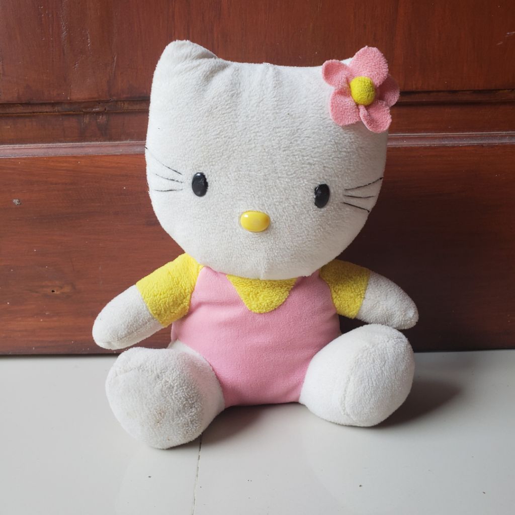 Preloved Boneka Hello Kitty