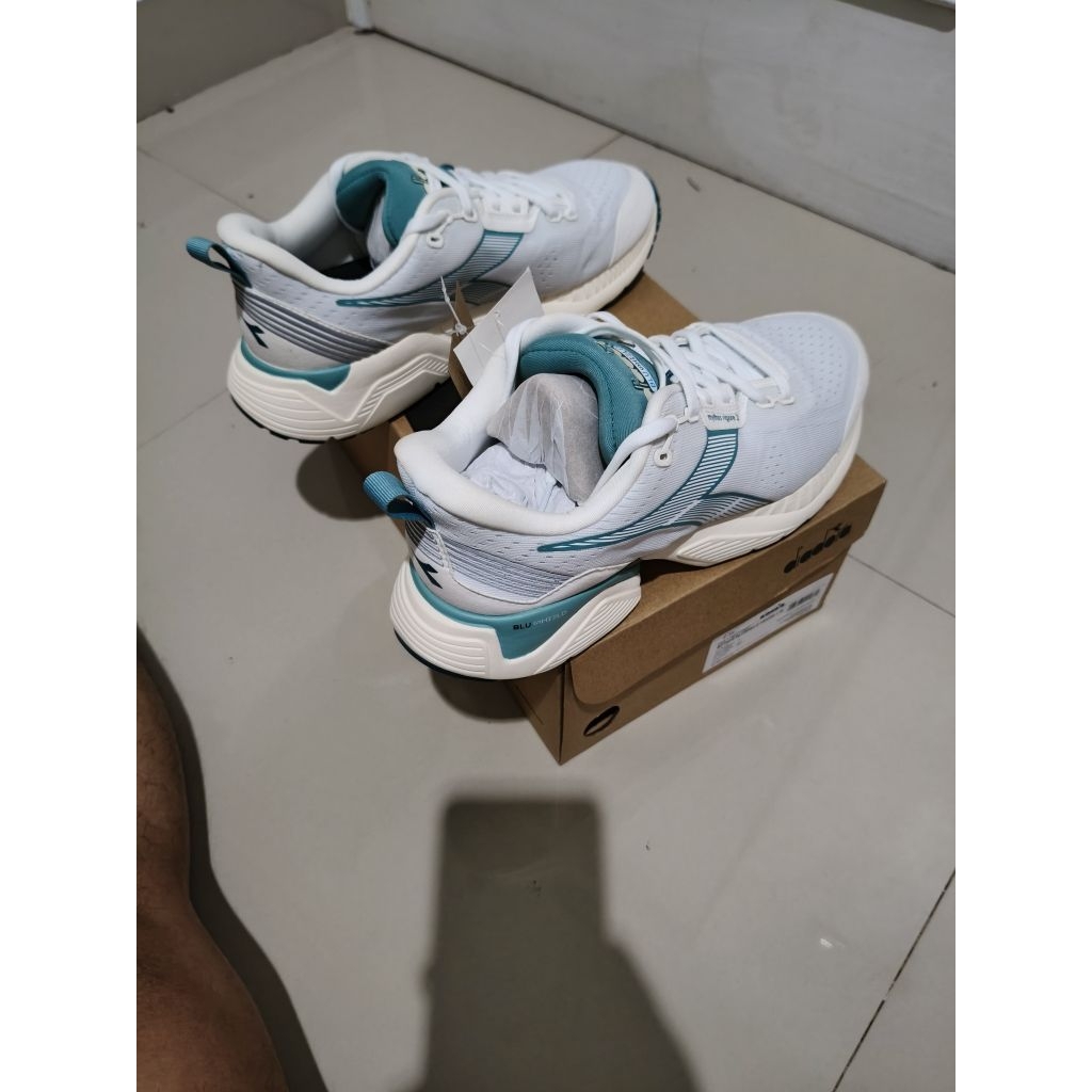 sepatu diadora original BNIB