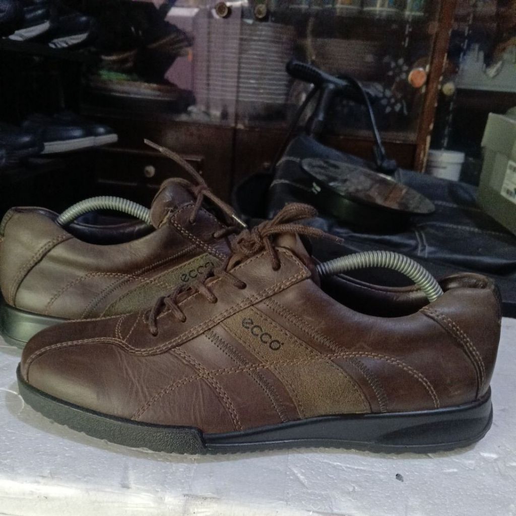 sepatu kulit ECCO 41