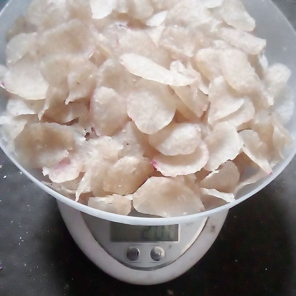 

kerupuk gendar/puli/nasi mentah