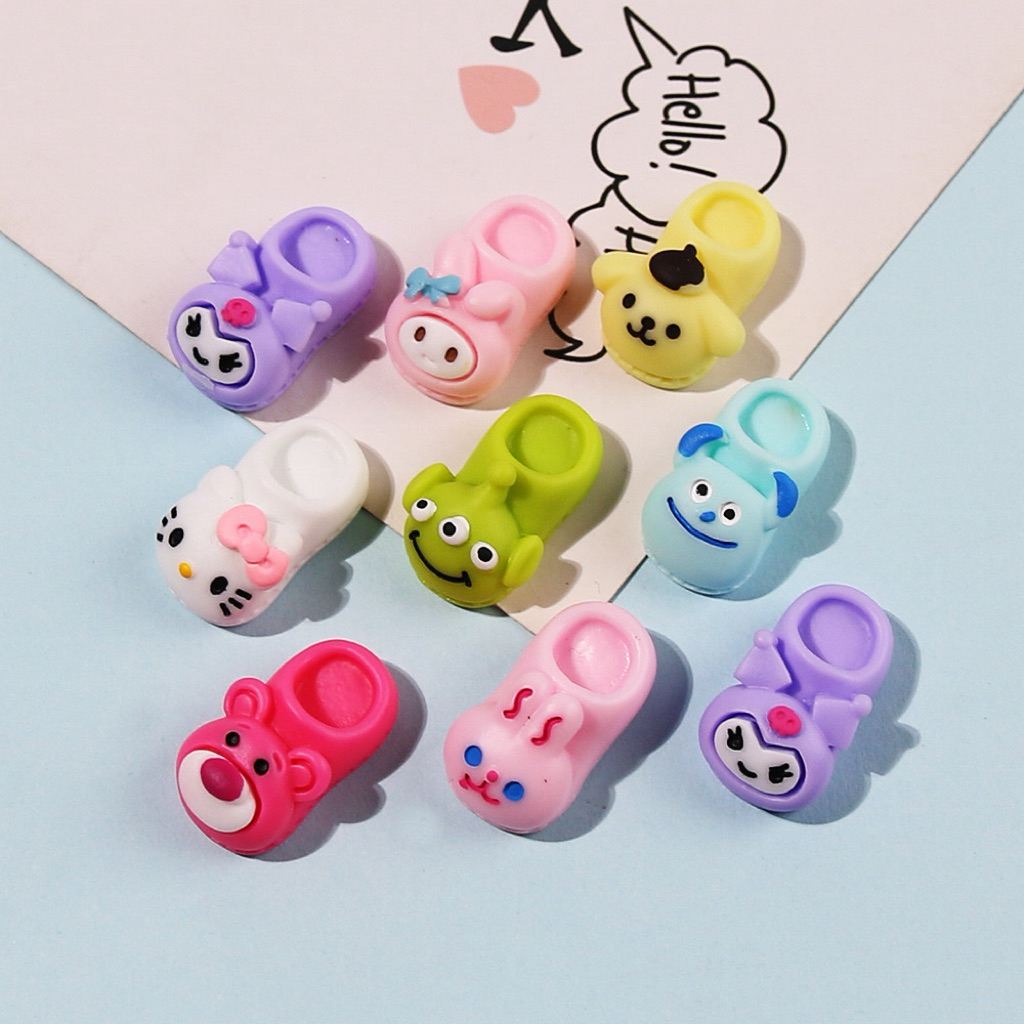 Jibbitz Pin Sandal Crocs Bentuk Karakter Lucu Sanrio Alien Aksesoris Sendal