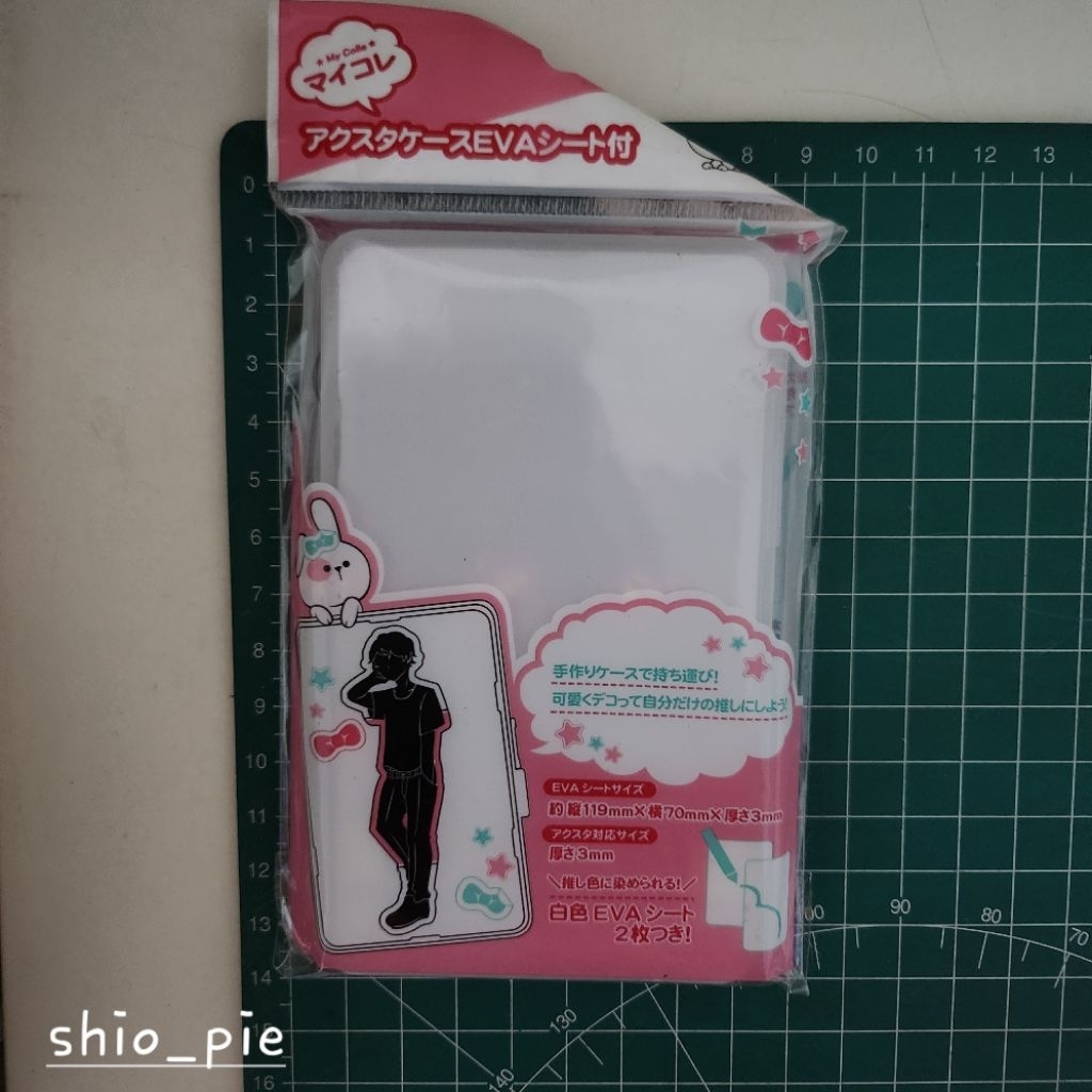 Daiso Seria acrylic stand standee case with EVA sheets oshikatsu oshi katsu