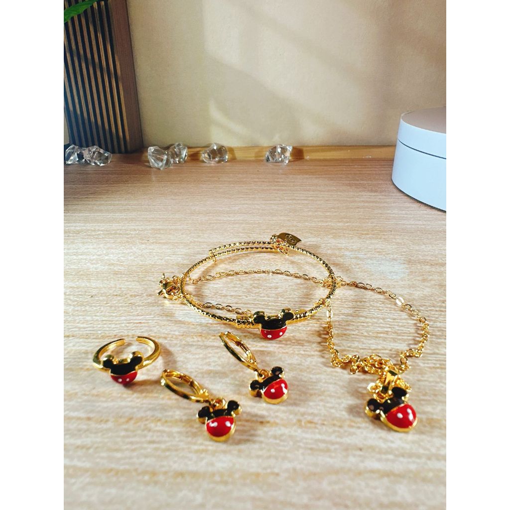 5pcs Set Perhiasan Anak Kalung Gelang Cincin Anting Titanium Anti Karat Asli Perak Berlapis Emas