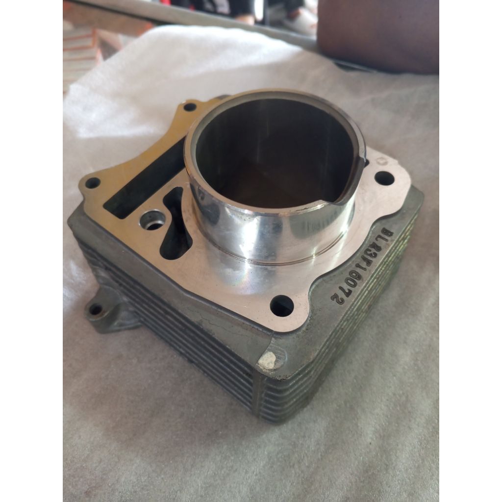 cylinder blok satria blok satria fu 150karbu non injeksi, original Suzuki non dus