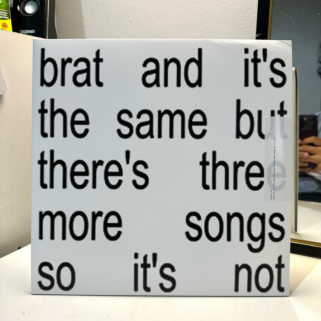 BRAT deluxe vinyl charli xcx preloved piringan hitam