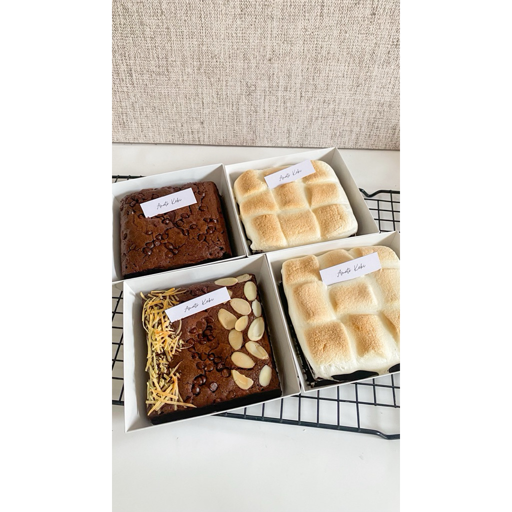 

[KHUSUS PENGIRIMAN LUAR KOTA] Amatokeki Fudgy Brownies 10x10 Personal Size / Coklat / Almond / Keju / hampers / Premium Ingredients