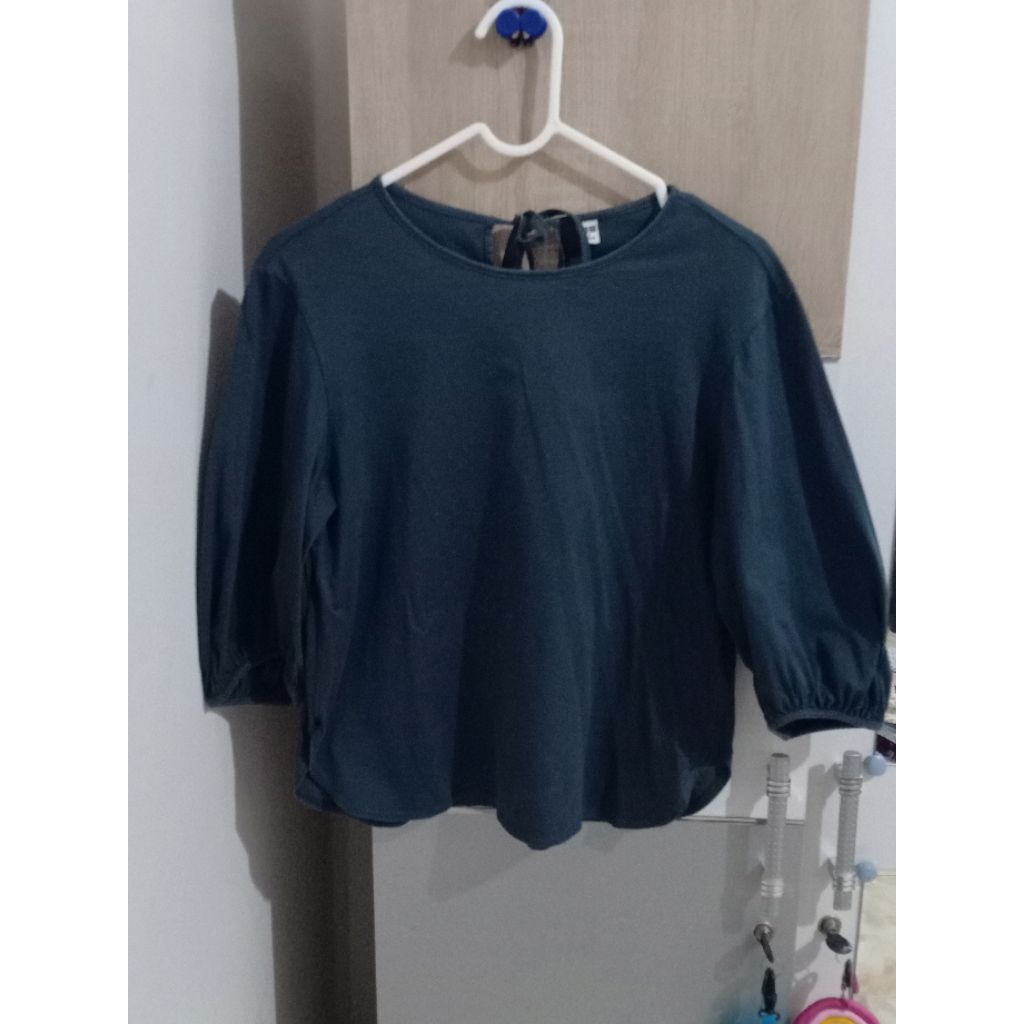 (Preloved) Uniqlo Shirt