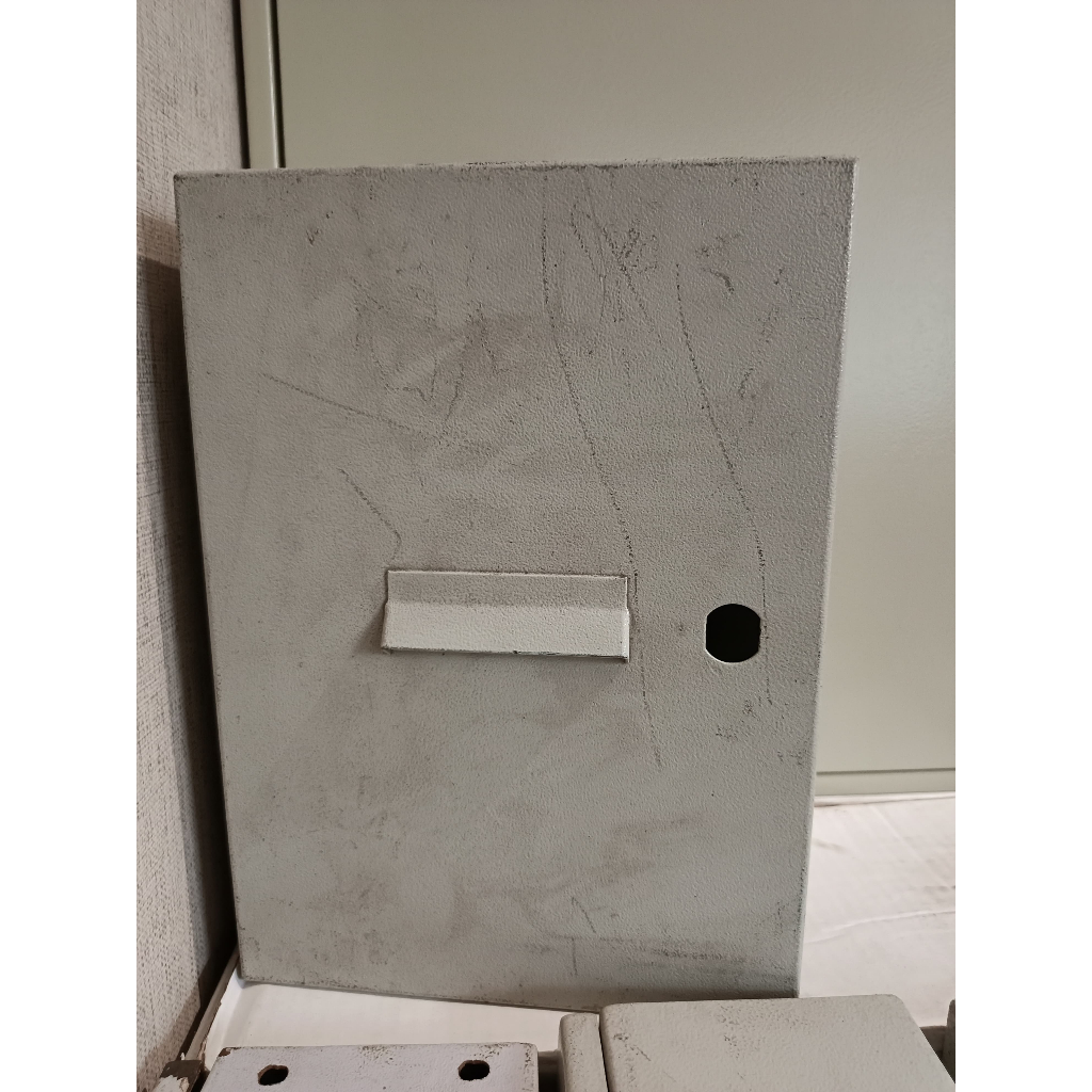 Barang Bekas Box Panel Listrik Indoor 30x20