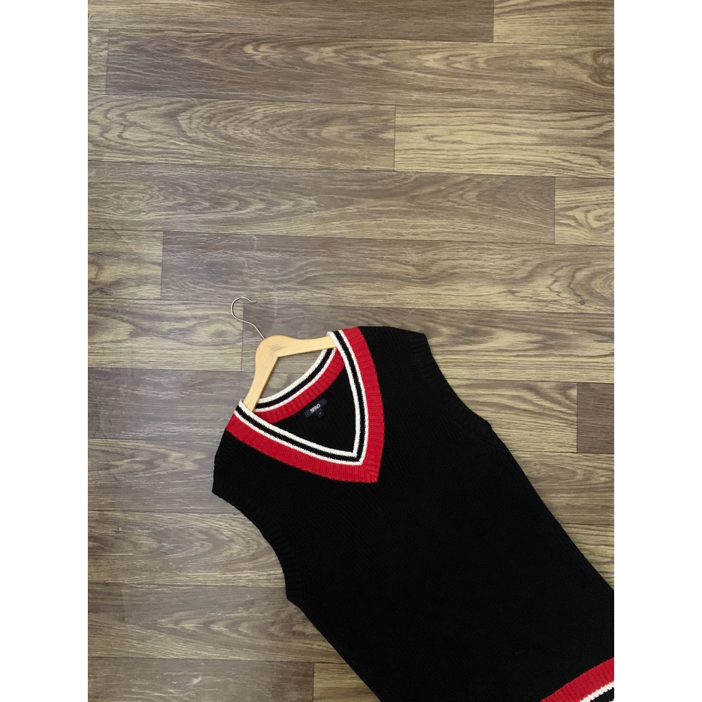 Knitware Rompi Rajut SPAO Branded Vest