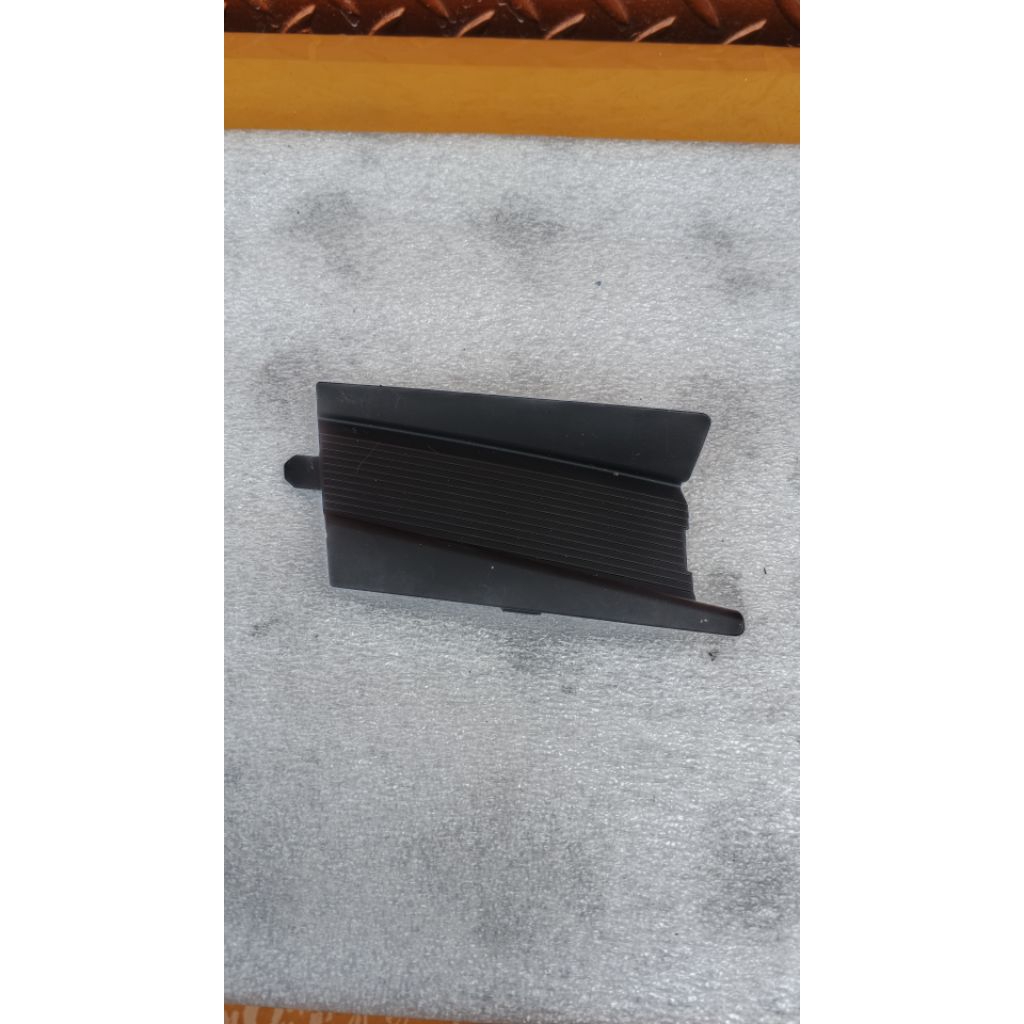 tutup towing bemper depan mobil Toyota Avanza 2022 up