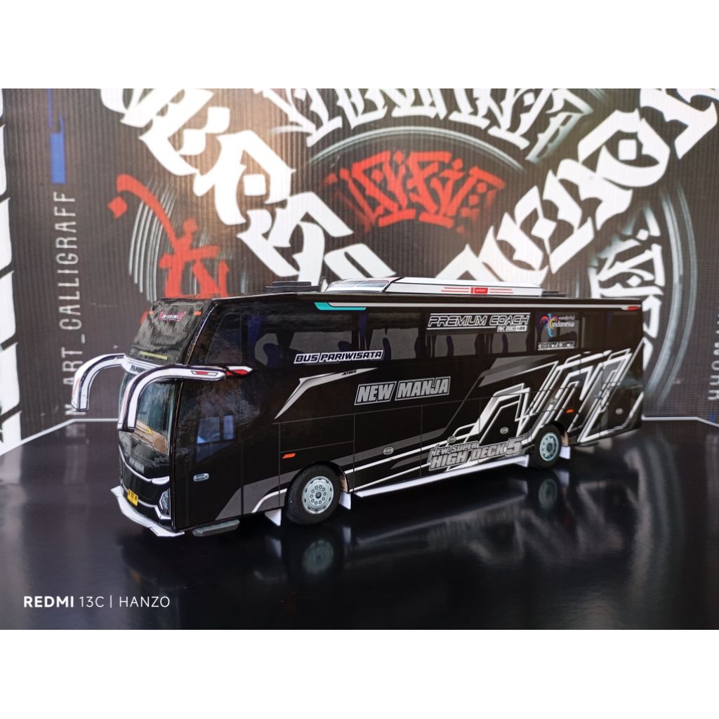Miniatur Bus JB5 DOKTER CINTA New Manja mainan basuri bus set lampu pajangan toy ban