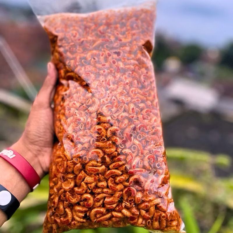 

TERLARIS 500 GRAM Makaroni Cikruh Kriuk Pedas Daun Jeruk 1/2 Kg Makroni Khas Tasikmalaya Gurih