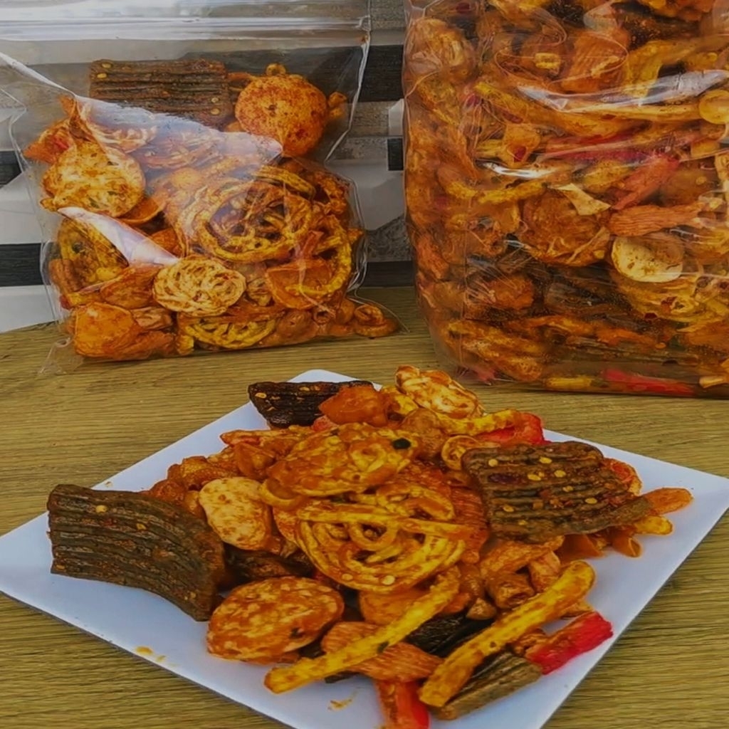

Kerupuk Seblak Campur Bantat Kering Mix 1Kg