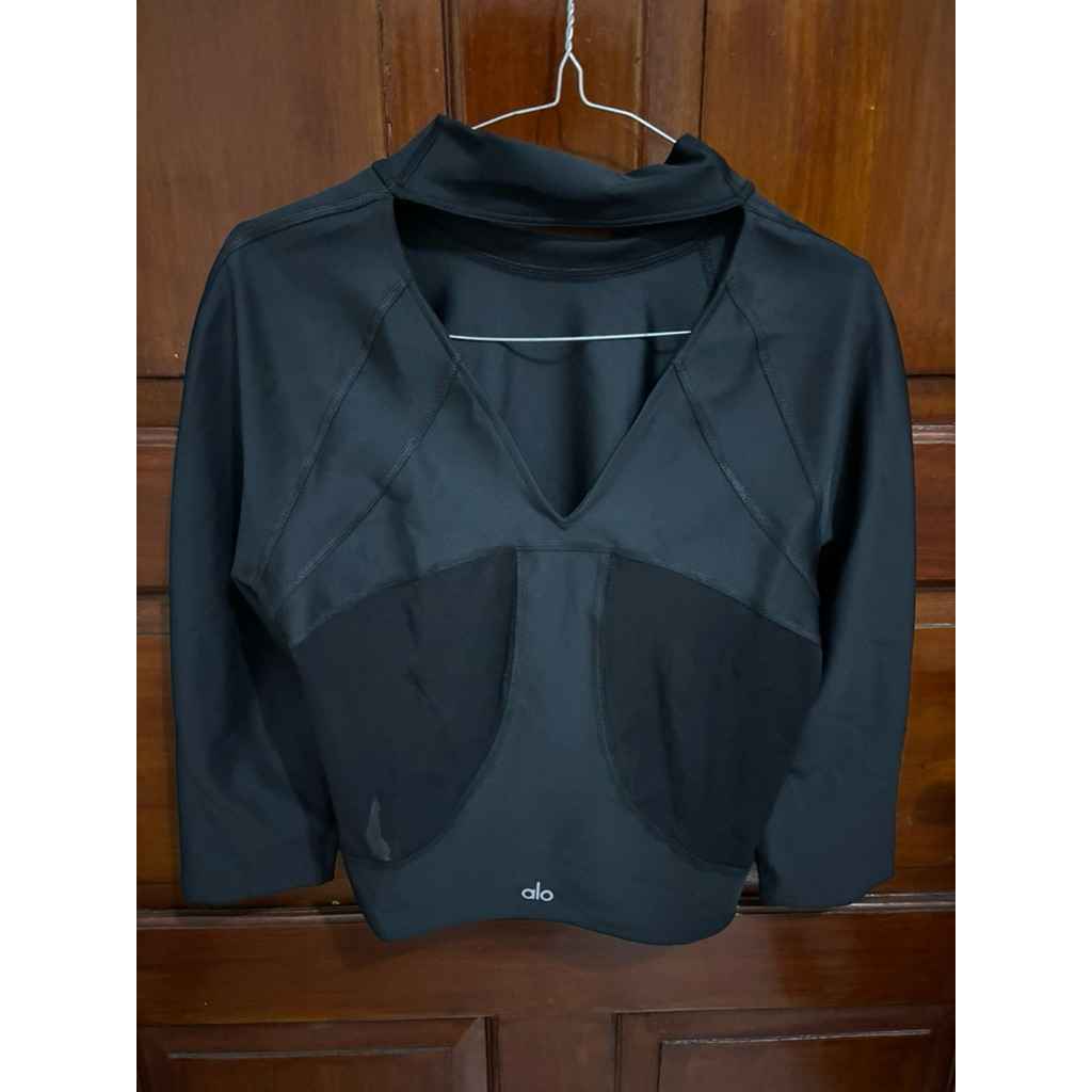 Alo yoga archer top long sleeve preloved bekas
