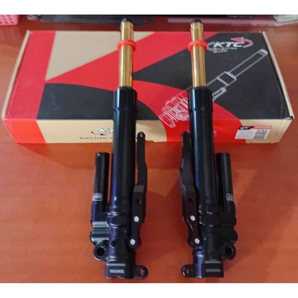 Shock Depan KTC racing vario Black/Black As Gold Vario.