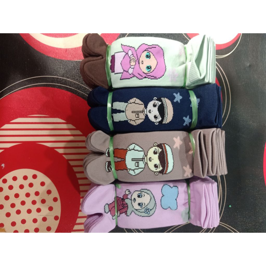 kaos kaki anak motif karakrakter muslim omar hana