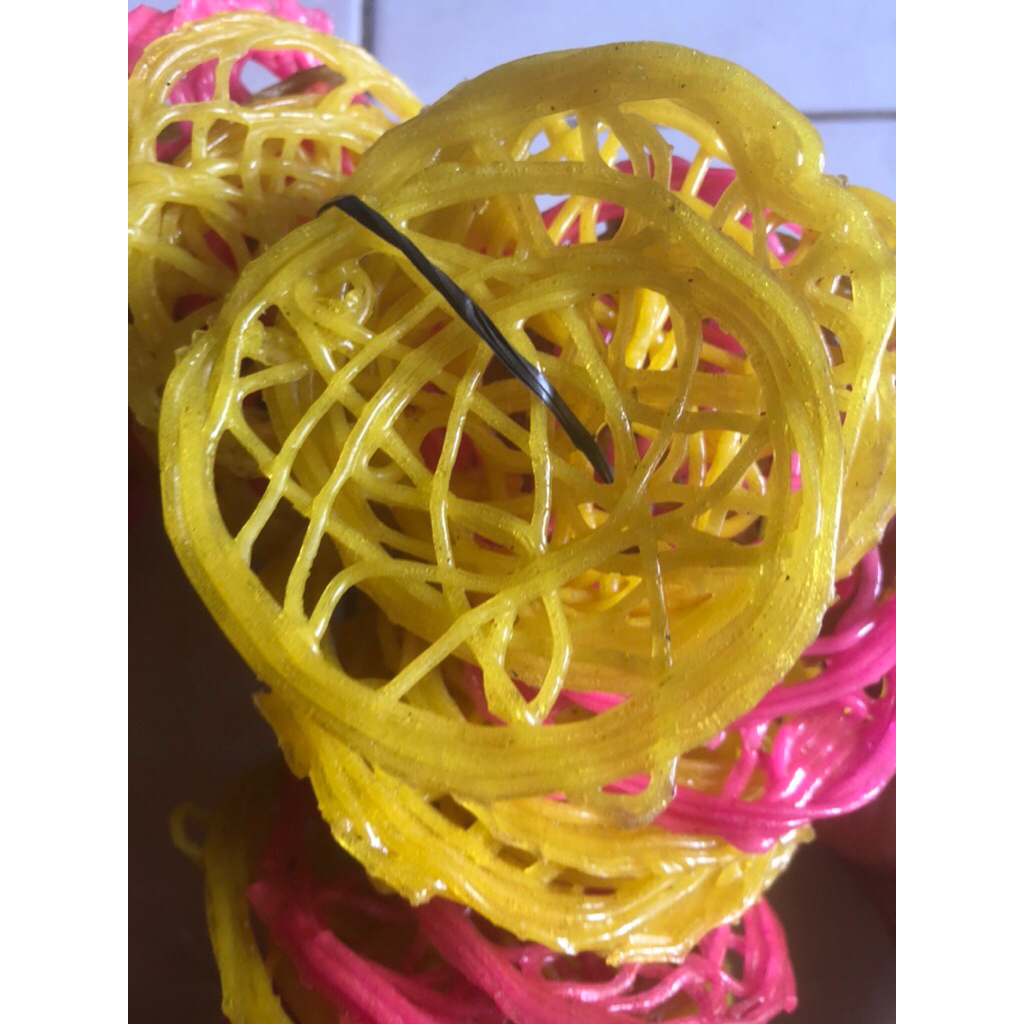 

KERUPUK MIE KUNING DAN PINK RENYAH