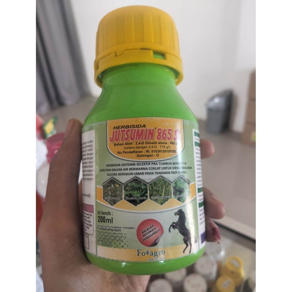 JUTSUMIN HERBISIDA PENGENDALI RUMPUT PADA TANAMAN PADI ISI 200 ML