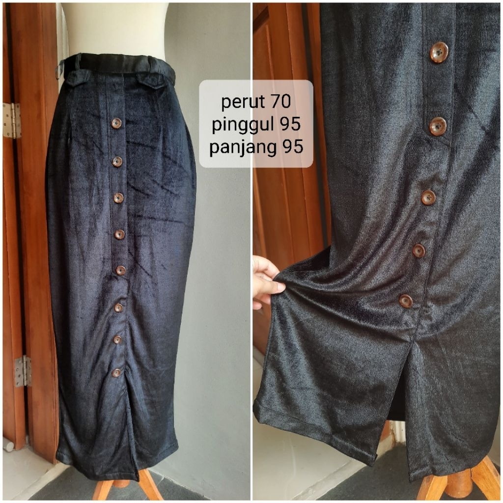 PL rok panjang hitam