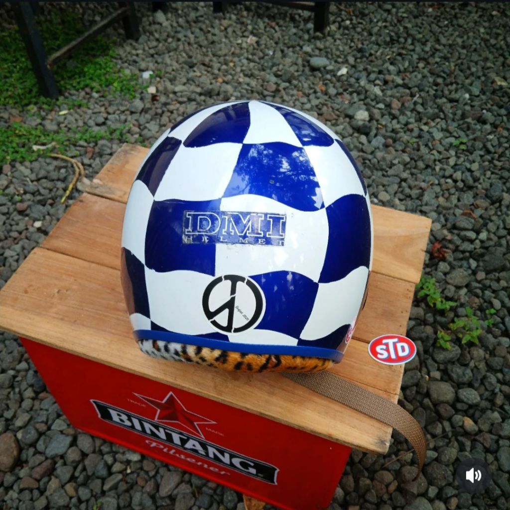 Helm DMI / Helm Jadoel