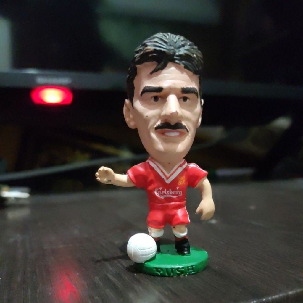 Pemain bola action figure legenda liverpool ian rush ori corinthian