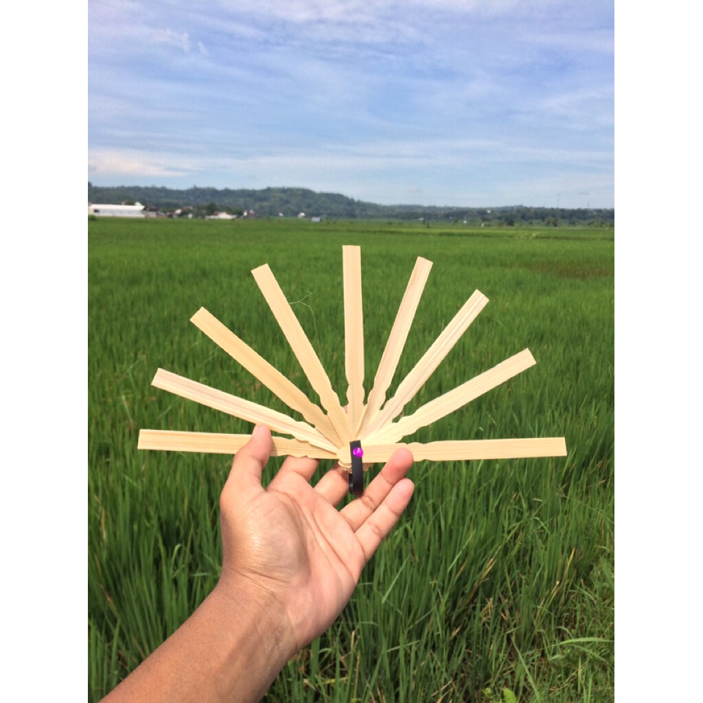 STIK KIPAS BAMBU , TANGKAI KIPAS BAMBU , KERAJINAN KIPAS BAMBU , PRAKARYA SEKOLAH , KERAJINAN TANGAN