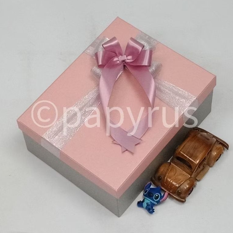 

PAPYRUS Kombinasi 20x25 Tinggi 10cm Kotak Kado Gift Box Hadiah V3