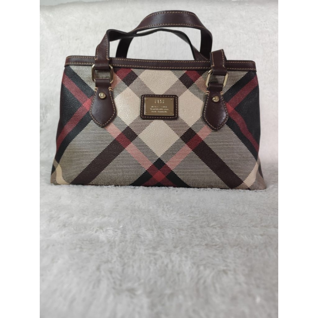 Tas DAKS Shoulder bag Preloved
