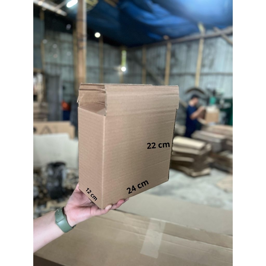 

Karton Box Ukuran 24cm x 12cm x 22 cm