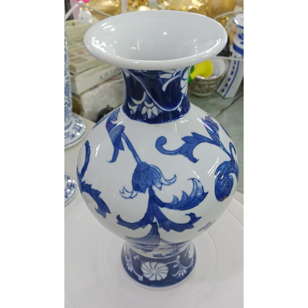 pajangan hias guci biru putih keramik