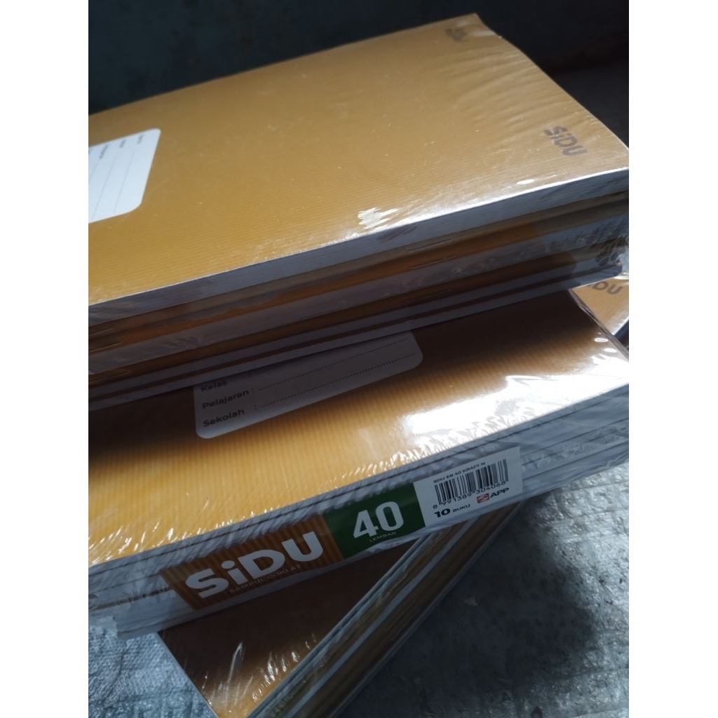 

3 Pack Buku Tulis//30 buku tulis //cover random