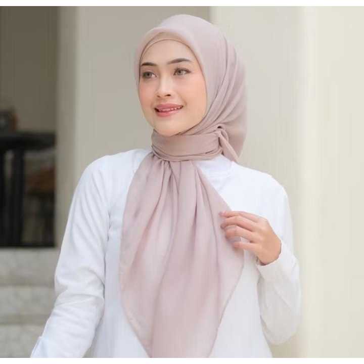 Hijab Bella Square / Jilbab Bella Square / Bela Square / Kerudung Segi Empat Medan