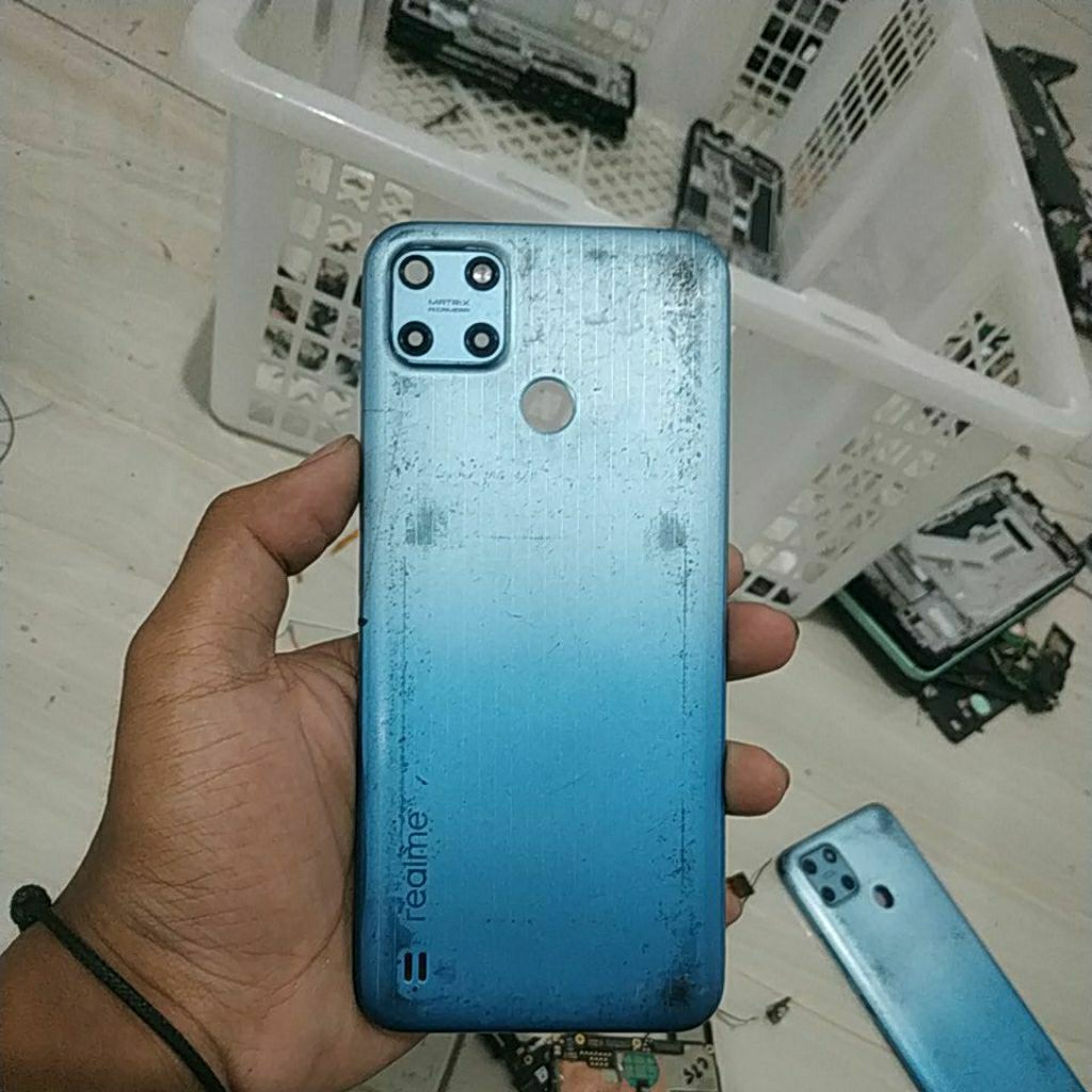 backdoor bekas realme c21y,tombol lengkap ada coel cek gambar,fisik sesuai gambar