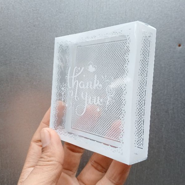 

Box Mika Motif Kaca Glitter & Pasir | Cocok untuk Souvenir Pernikahan, Scrunchie, dan Hadiah