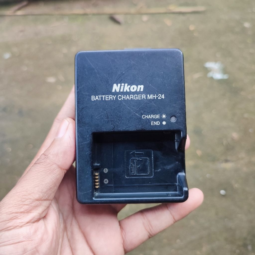 Cas charger baterai nikon mh-24 untuk kamera d3100 d3200 d3300 d3400 d3500 d5100 d5200 d5500 d5600 E