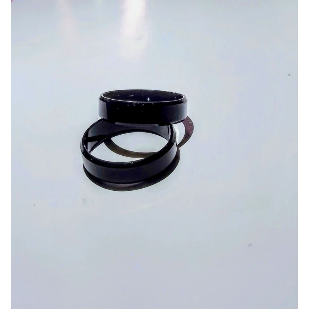 cincin titanium hitam polos berbagai ukuran