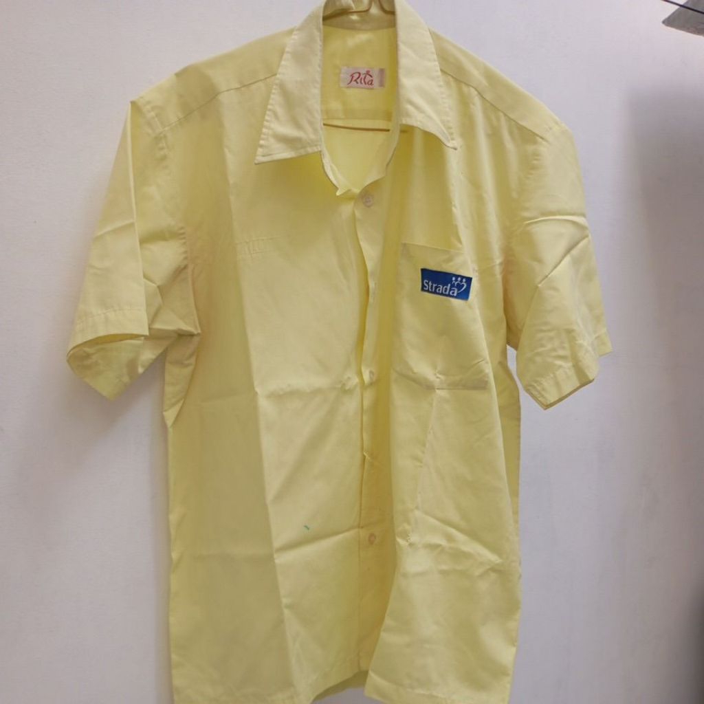 seragam sekolah SMP strada kuning preloved